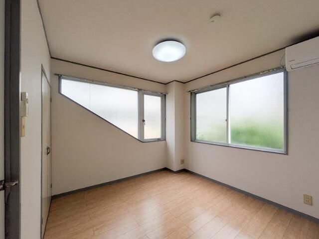 ラデヴィーナ日進 リビング