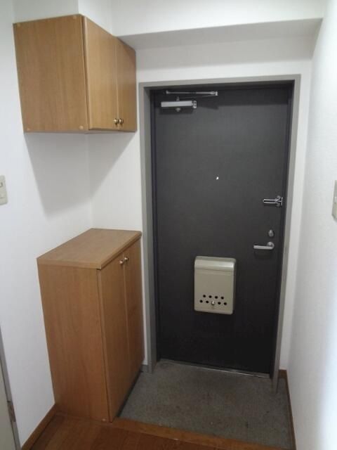 メゾンド・ノアール 玄関