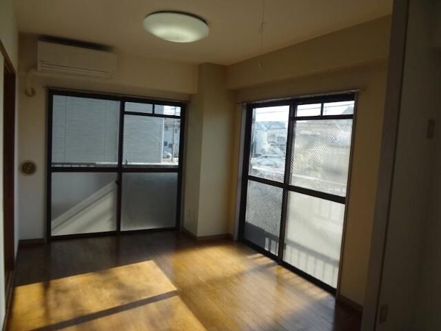 メゾンド・ノアール リビング