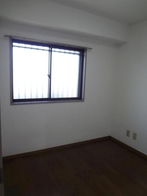 メゾンド・ノアール ベッドルーム