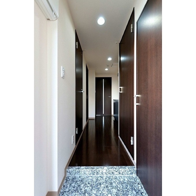 K2H（ケーツーエイチ） 玄関