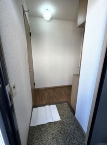 マノワールＫ 玄関