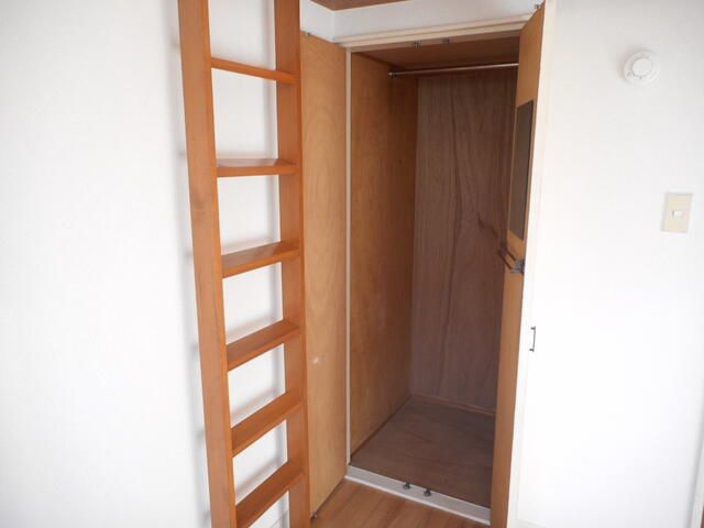 レントハウス奈良町． 玄関