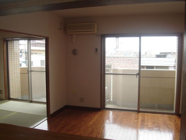 アーバンコート リビング