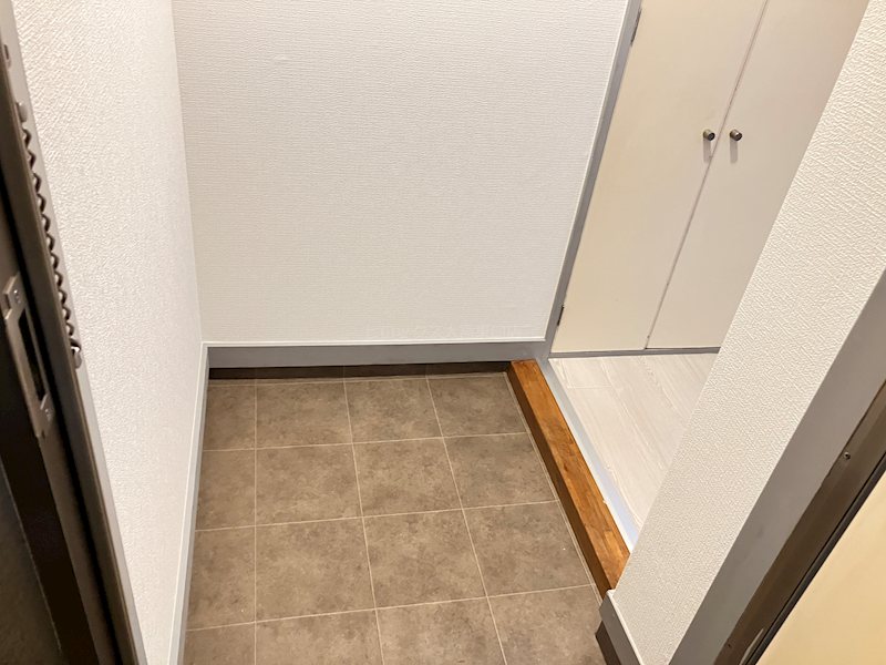 アルファビル 玄関