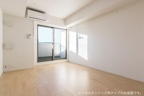 カーサ　デ　サリーチェ リビング