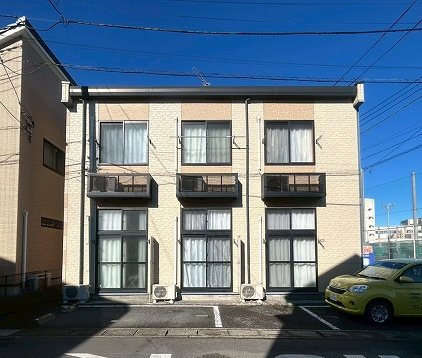 レオパレスGOYA本郷 102号室 外観