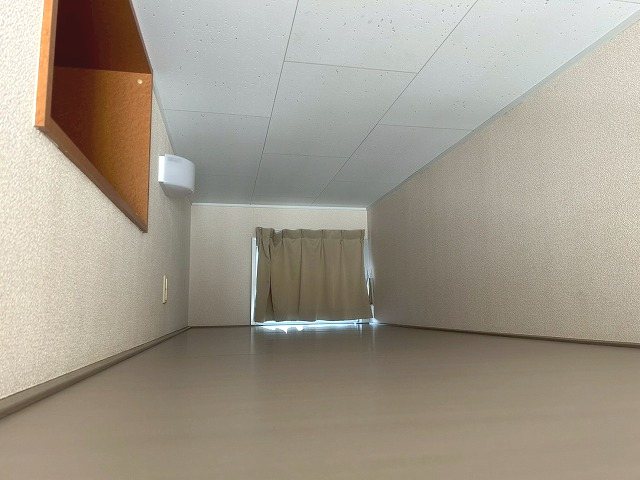 レオパレスGOYA本郷 ベッドルーム