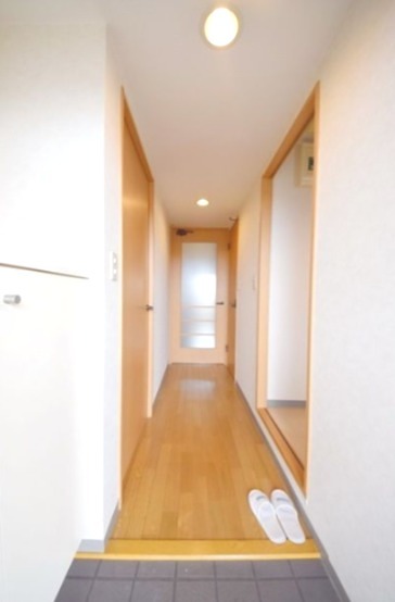 キングホームズ１番館 玄関