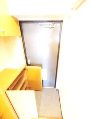 グランパレスダイトー 玄関