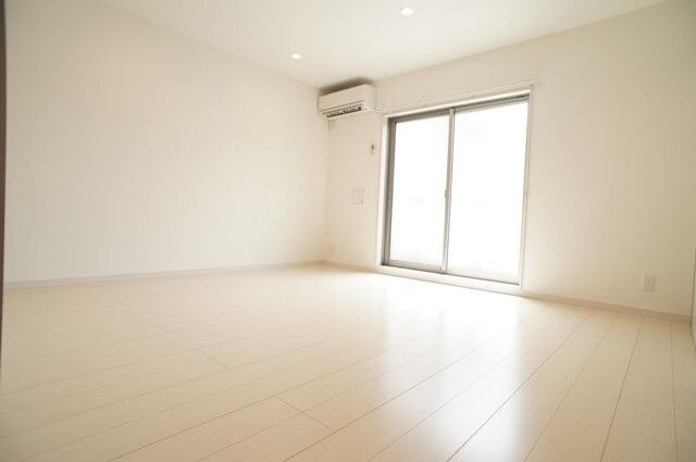 リブリ・絹 リビング