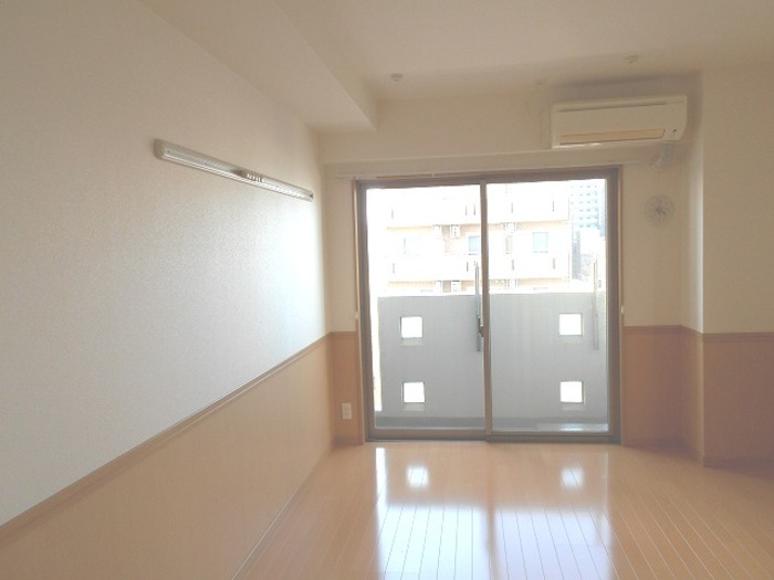 ウィスタリア リビング