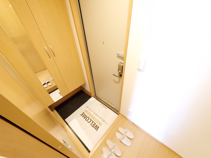 クレセント 玄関