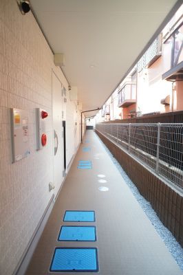 リブリ・ウィスタリア 玄関