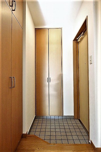 メゾンプチパレ 玄関