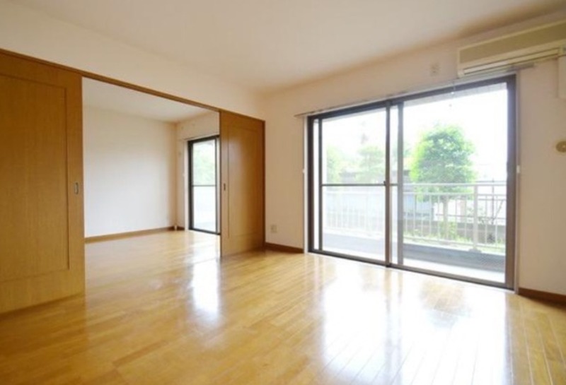 アーバン・ヴィラ リビング