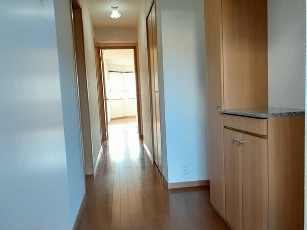 メルヴェィユ-　パルファンA 玄関