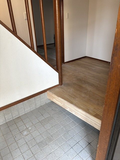 平方貸家 玄関
