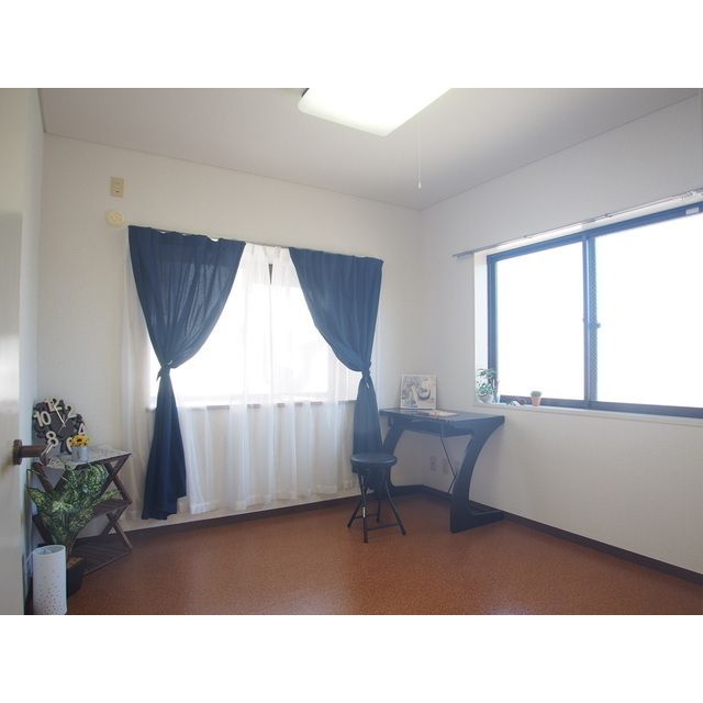 ホワイトヴィラ大宮 リビング