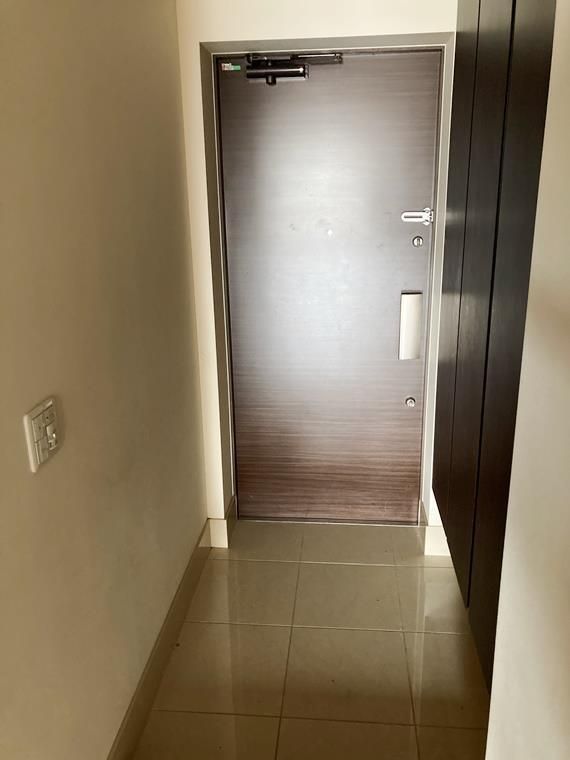 プラウド浦和仲町マークス 玄関