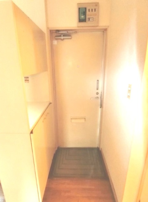 エステートピア　フラワー 玄関