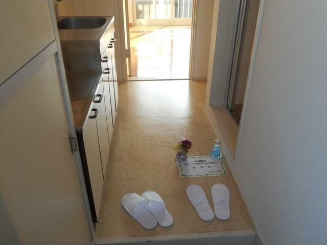 レントハウス奈良町． 玄関
