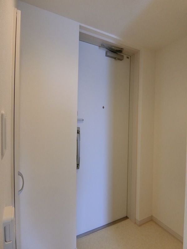 リブリ・チェリー 玄関