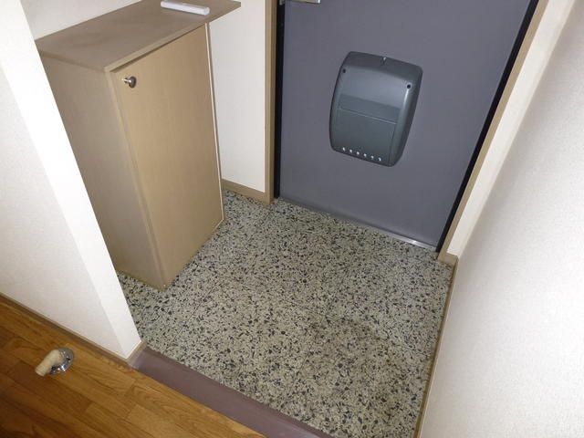 クレール加茂宮 玄関