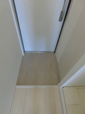 リブリ・日進 玄関