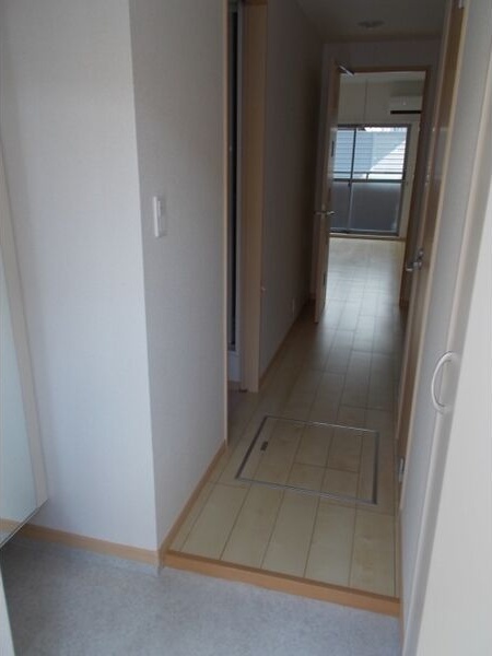 サニーインプレス 玄関