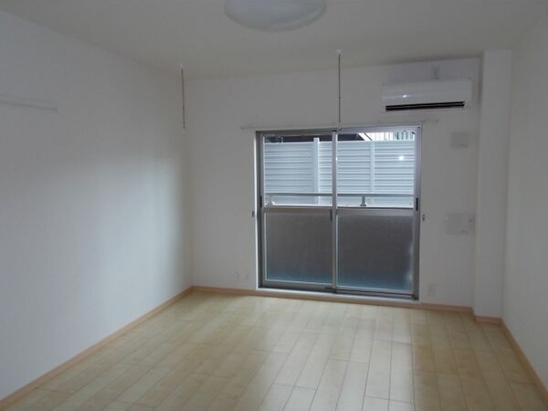 サニーインプレス リビング