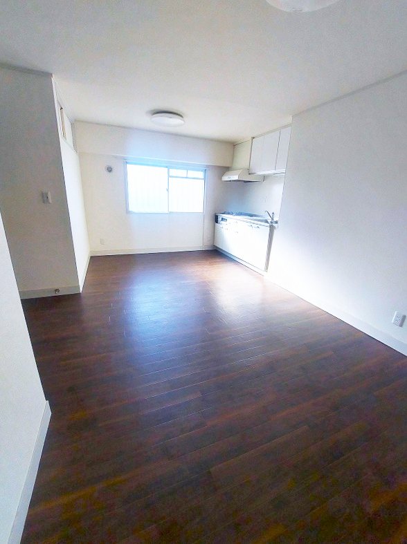 分譲賃貸　コーポ皇山 リビング