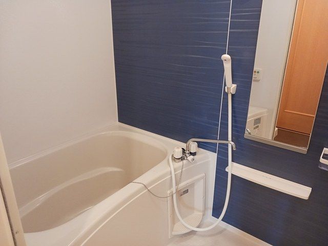 メゾンコリーヌ 風呂画像