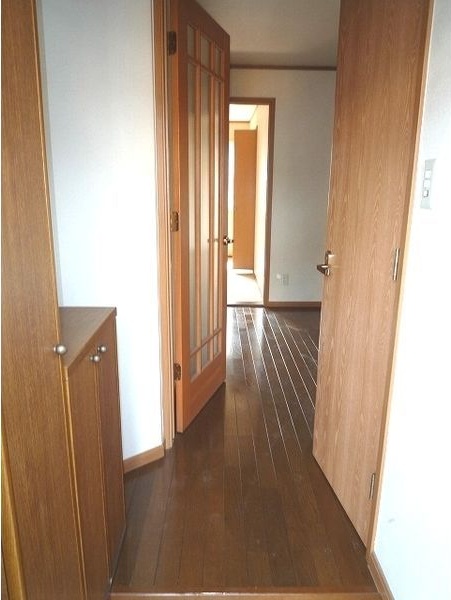 クレストハイム 玄関