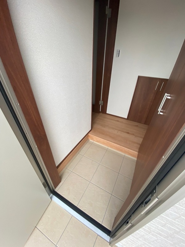 グランソフィア上　2 玄関