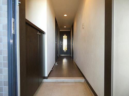 ライオンズガーデン大宮・大和田公園 玄関