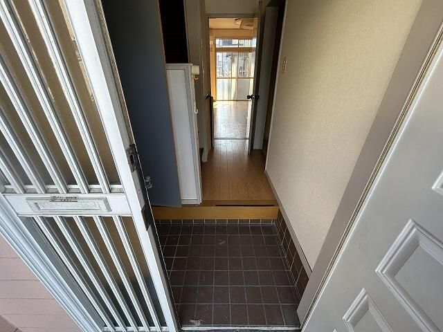 ローズバーグＣ 玄関