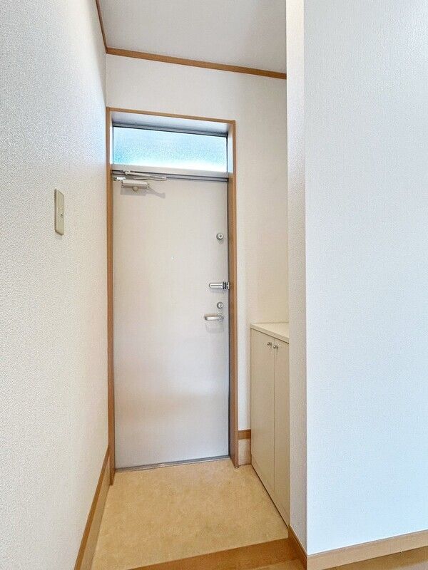 ガーデンヒルズ 玄関