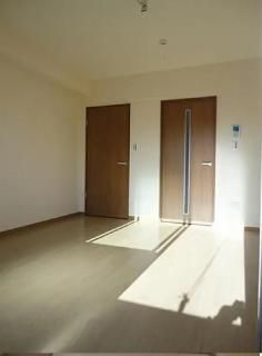 スリーライト リビング