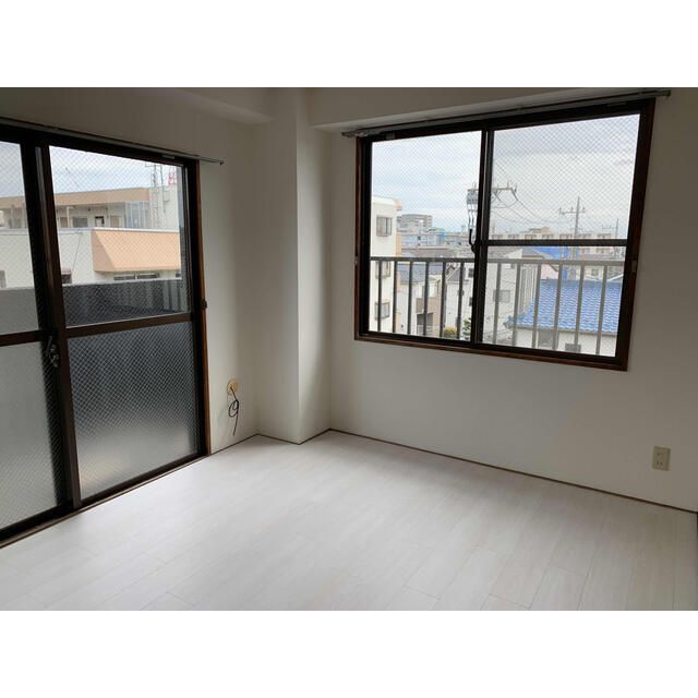 三ツ和マンション リビング