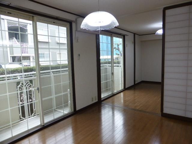 コスモヒルズ　１ リビング