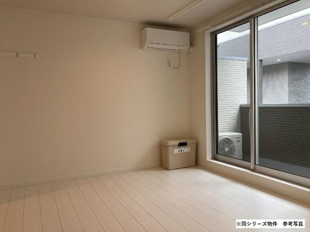 ＲＥＧＡＬＥＳＴＫＢ土呂駅前 リビング