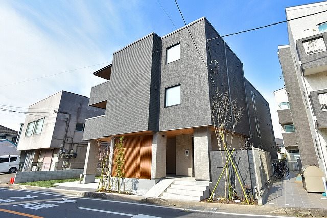 グランレーヴ上小町 203号室 外観