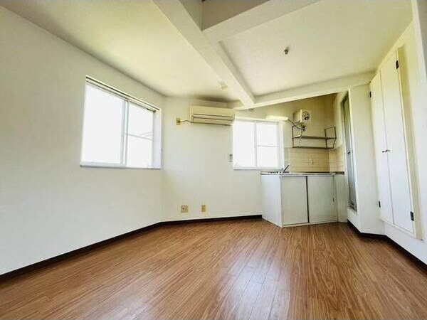 コロネェード大宮 リビング