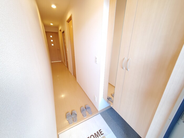 クレセント 玄関