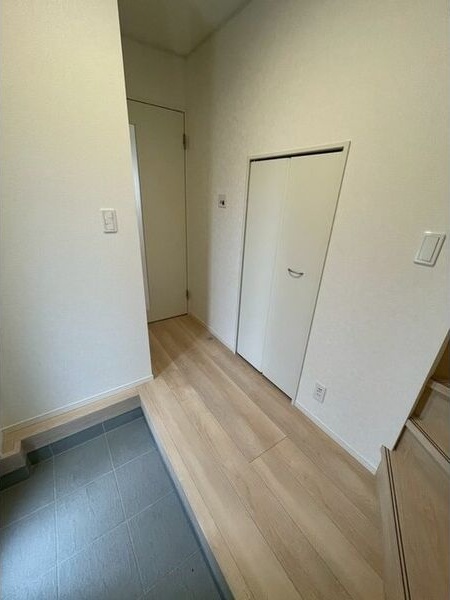 クレイドルガーデン上尾市大谷本郷　第7　1号棟 玄関