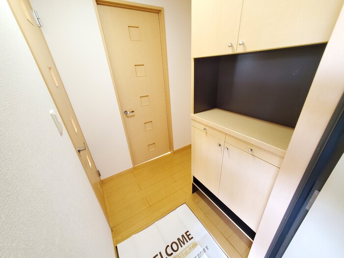 ウィスタリア　Ｃ 玄関