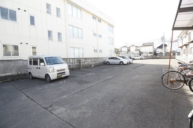 波奈コーポ 駐車場