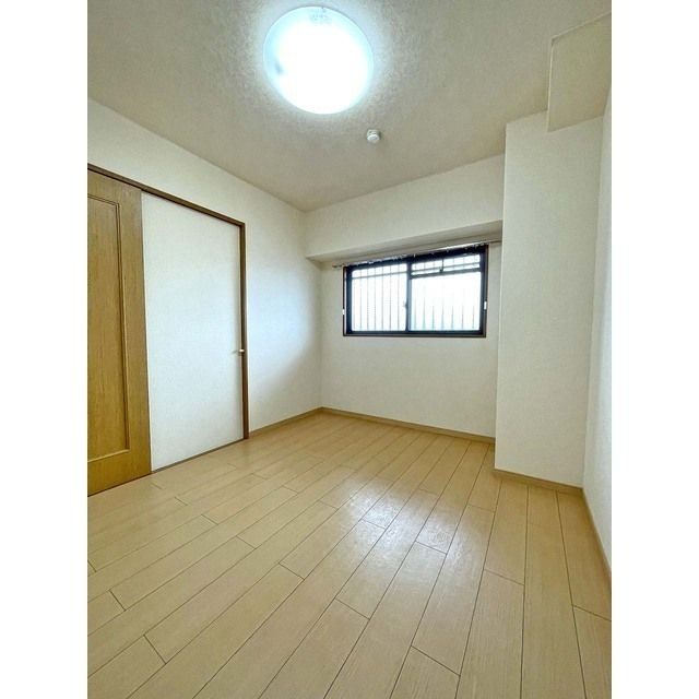 ロマーナ壱番館 ベッドルーム