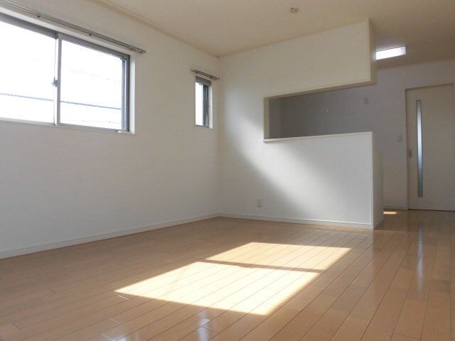 サンライズ大宮 リビング